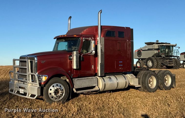 2005 International 9900i semi truck - FB0541