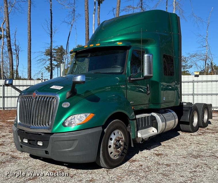 2020 International LT625 semi truck - YA1624