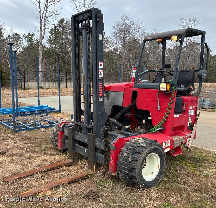 2015 Moffett M5501 forklift - DU0363