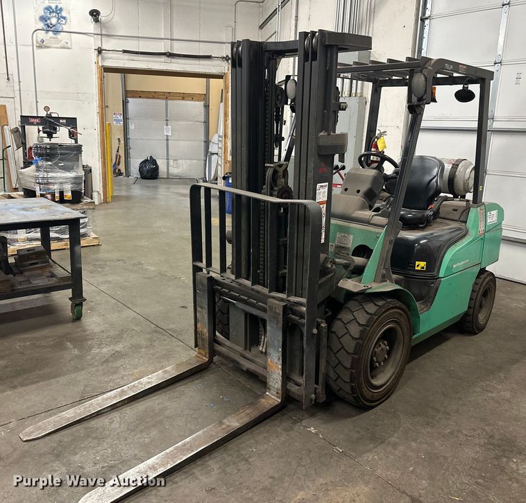 2015 Mitsubishi FG30N5 forklift - DW4492