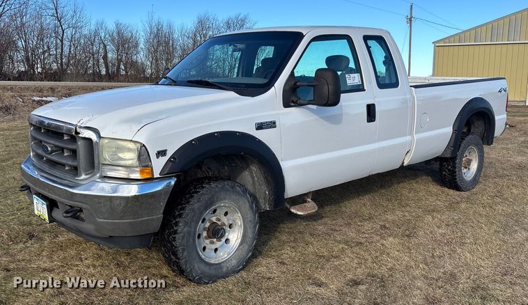 2004 Ford F350 Super Duty Ext. Cab pickup truck - EA2260