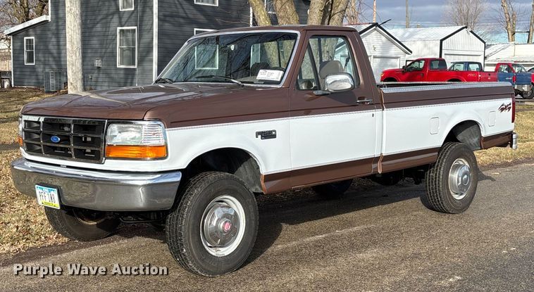 1993 Ford F250 XL pickup truck - EA2272