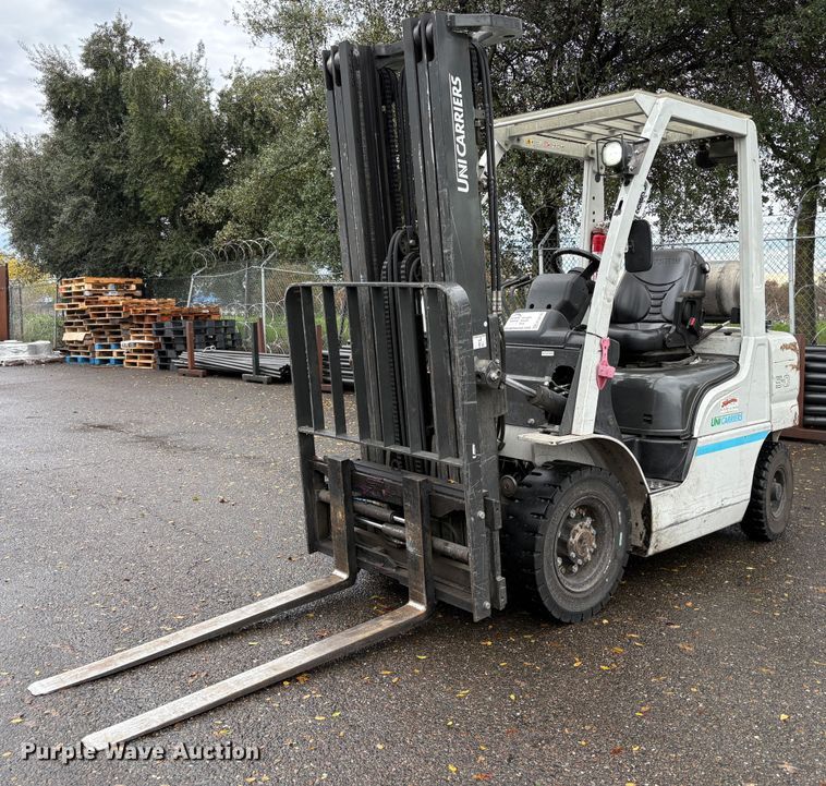 2018 UniCarriers PF50 forklift - EC8190