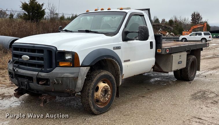 2006 Ford F550 XL Super Duty flatbed truck - ED2407