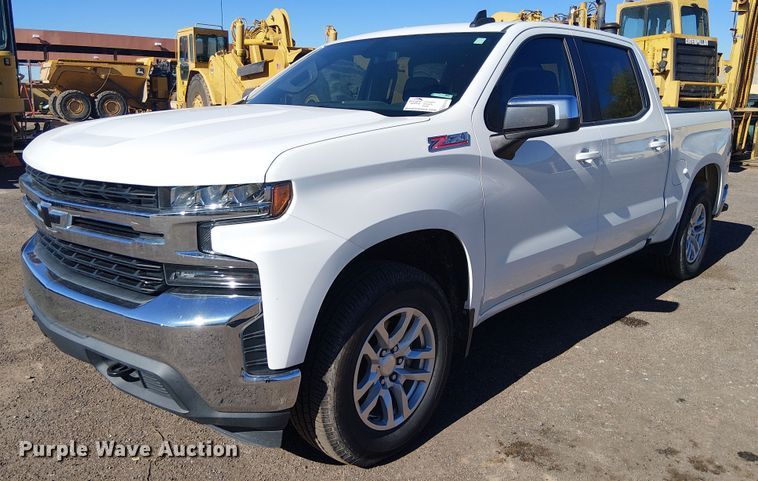 2020 Chevrolet Silverado 1500 Crew Cab pickup truck - EE5114