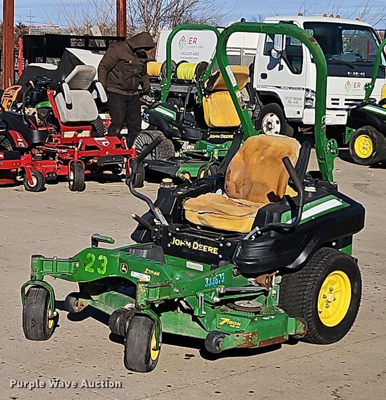 2017 John Deere Z920M ZTR lawn mower - EO4927