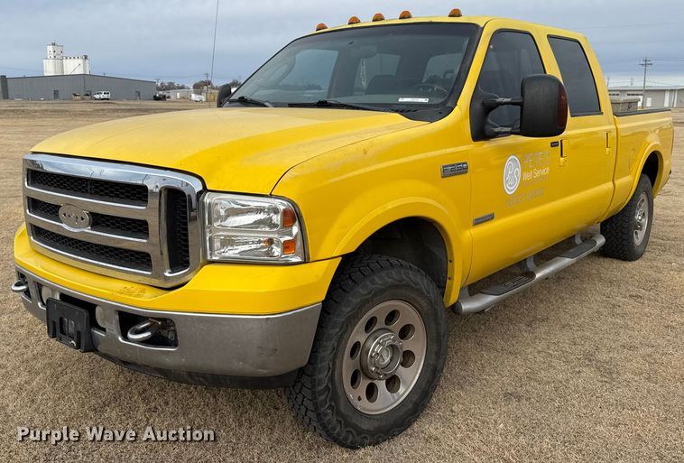 2005 Ford F250 Super Duty Crew Cab pickup truck - EP2765