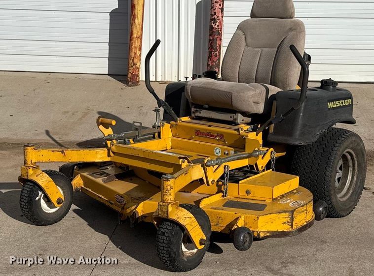 Hustler XR-7 ZTR lawn mower - ES5687