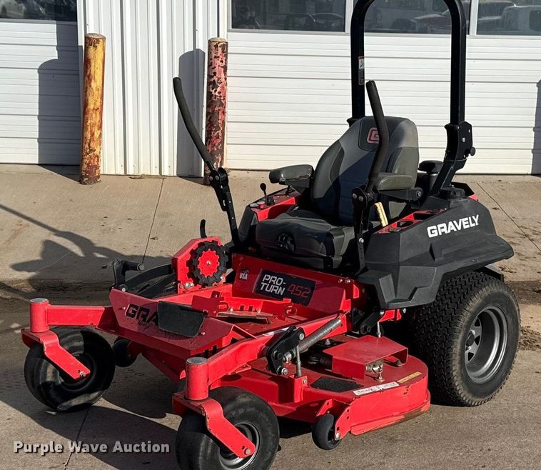 Gravely Pro-Turn 452 ZTR lawn mower - ES5688