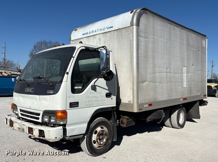 1999 GMC W4500 box truck - ES8521