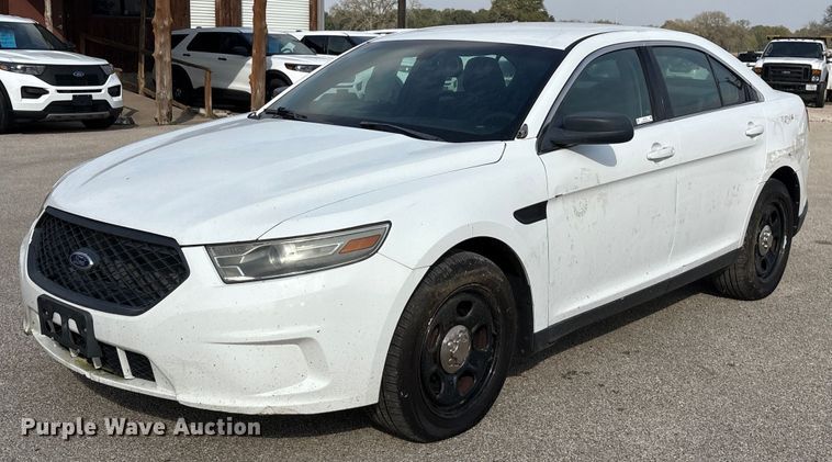 2013 Ford Taurus  - EU7135