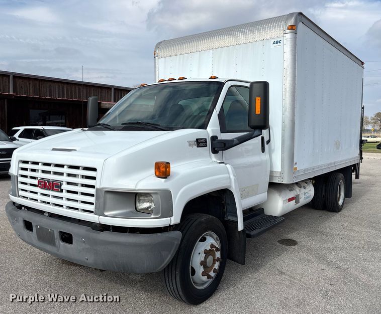 2008 GMC C4500 box truck - EU7139