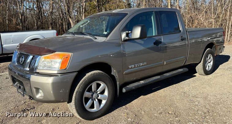 2008 Nissan Titan Crew Cab pickup truck - FG1755