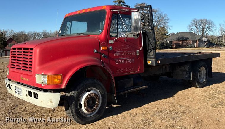 1991 International 4700 flatbed truck - FG2521
