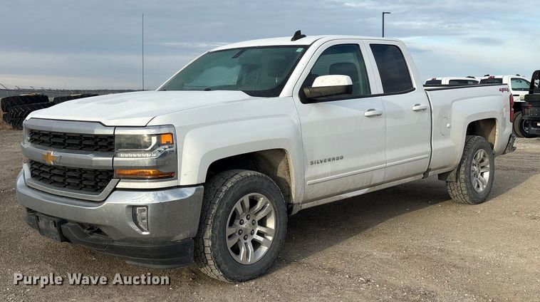 2018 Chevrolet Silverado Ext. Cab pickup truck - FG2549