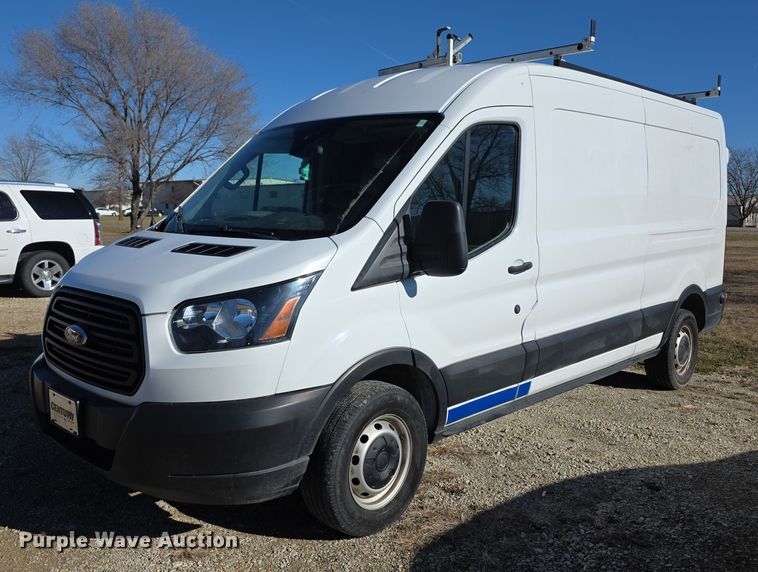 2019 Ford Transit 250 van - FI0752