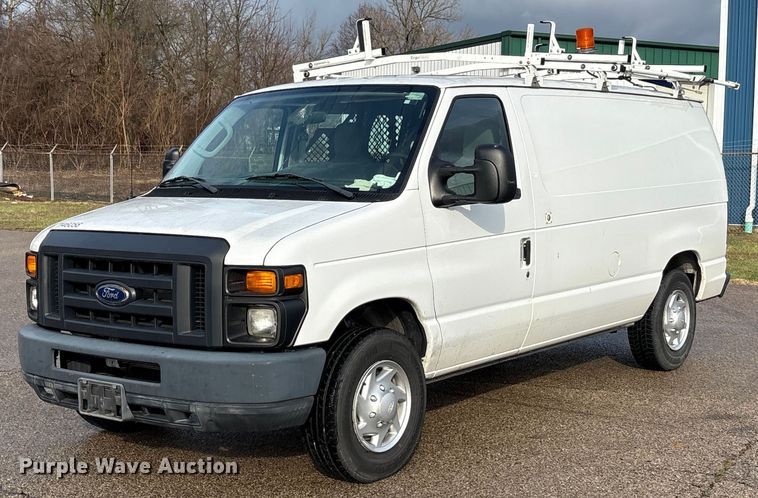 2014 Ford E150 van - FK1096