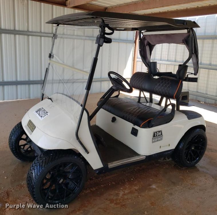 1996 EZ-GO Textron golf cart - YA1555