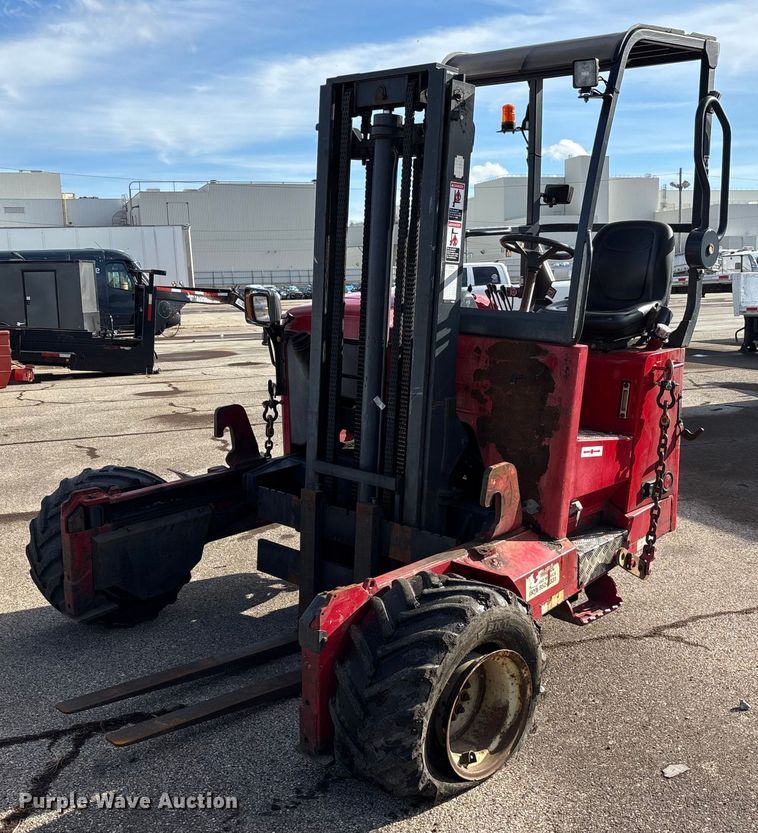 Moffett M55 forklift - YA1877
