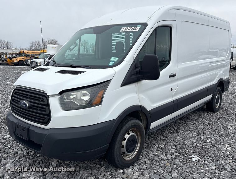 2016 Ford Transit 250 van - YA1933