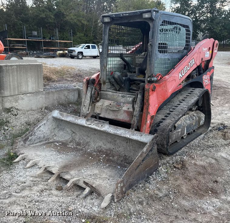 2016 Kubota SVL75-2 tracked skid steer loader - DO2376