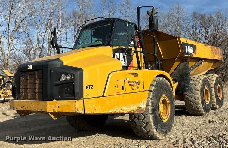 2015 Caterpillar 740B articulated haul truck - DW7402