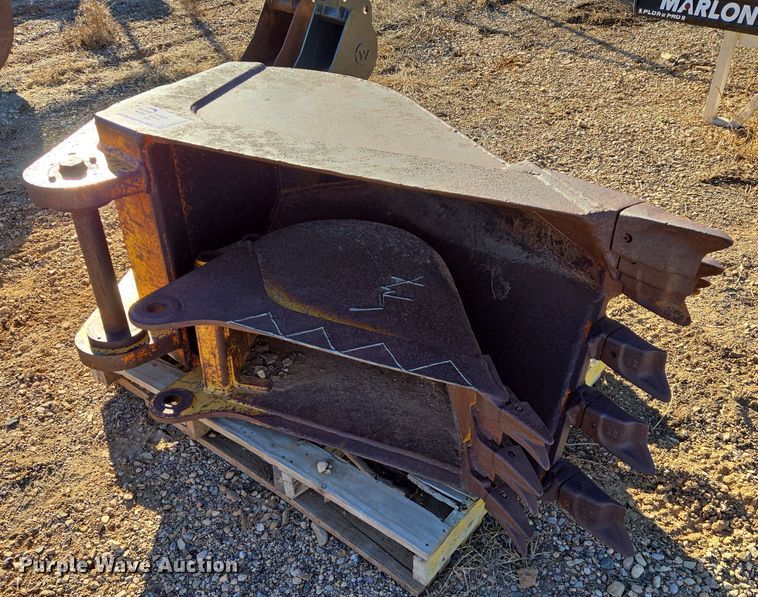 (2) excavator buckets - EB1245