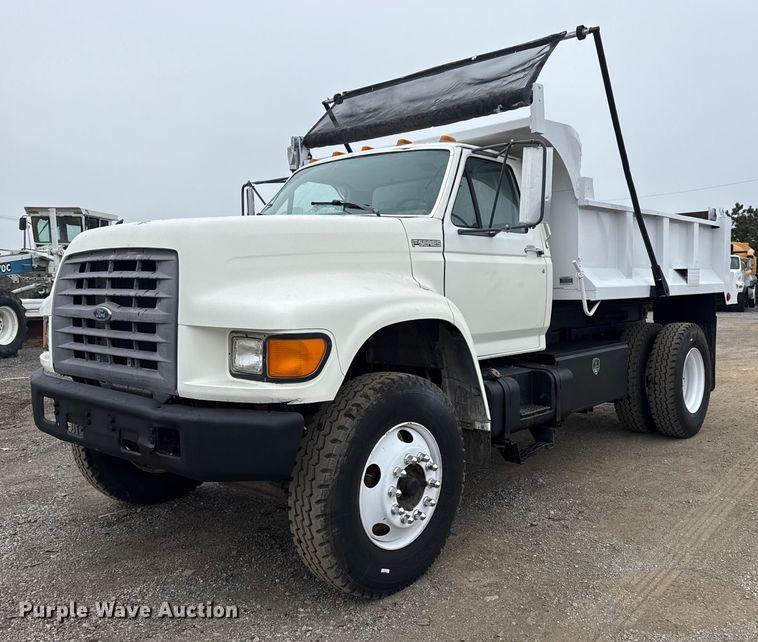 1998 Ford F700 dump truck - EG1840