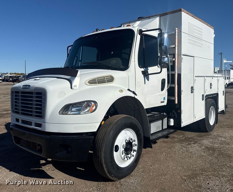 2010 Freightliner Business Class M2 utility / service truck - EG1959