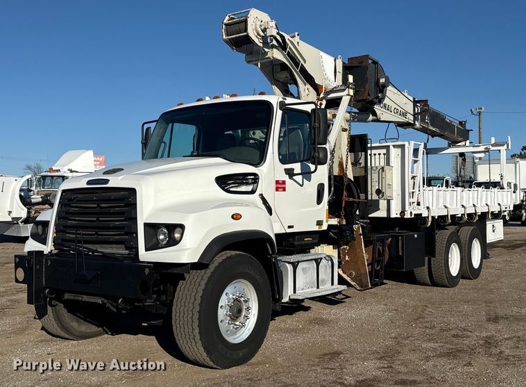 2012 Freightliner 114SD crane truck - EG1962