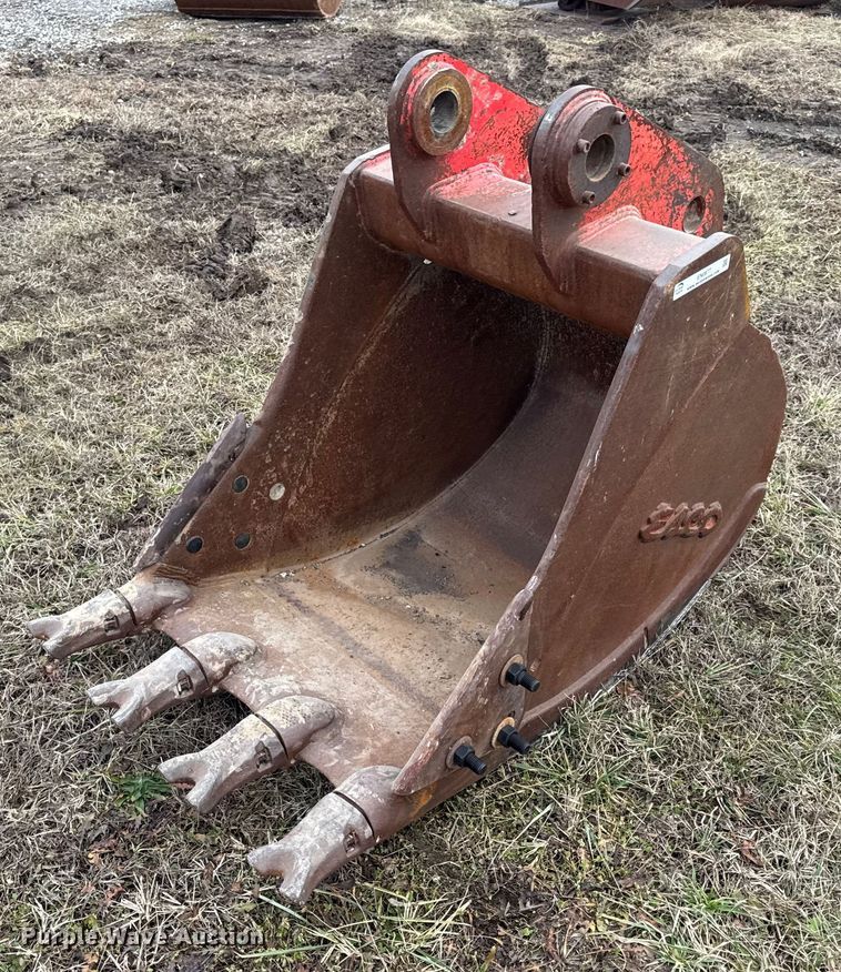 ESCO excavator bucket - EN0877