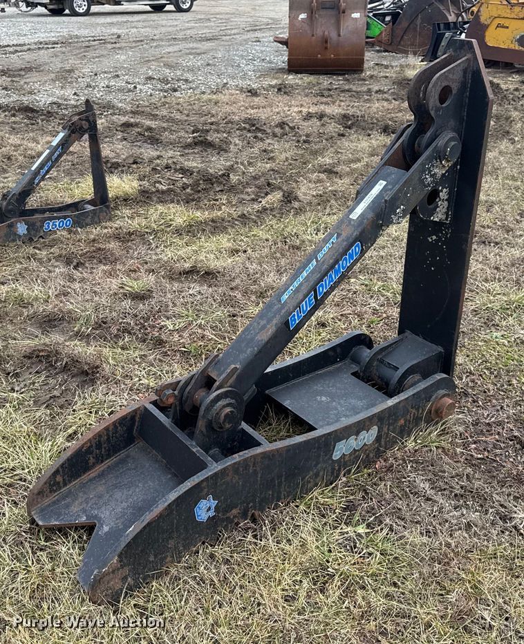 Blue Diamond 5600 excavator thumb - EN0878