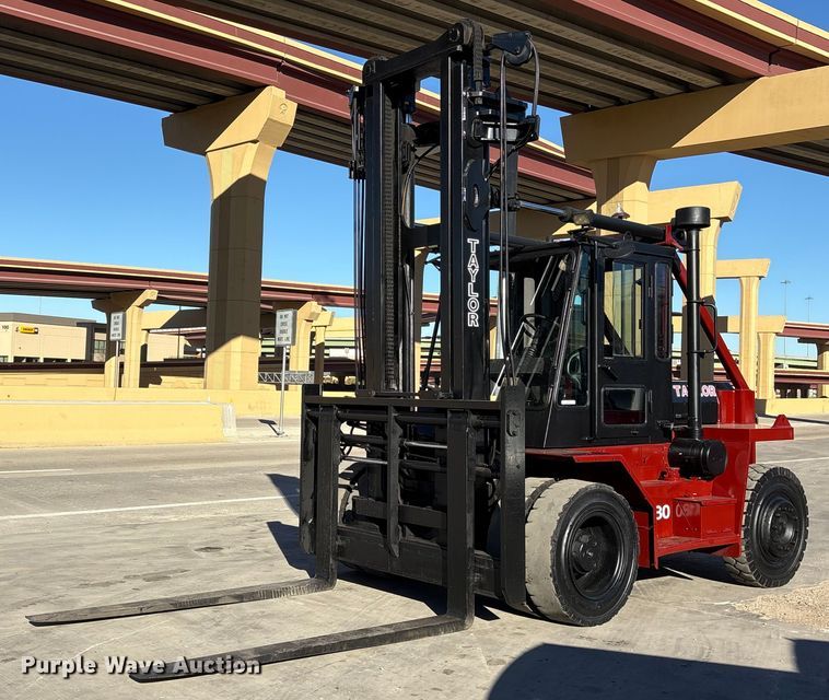 2001 Taylor TX180 forklift - ES8509