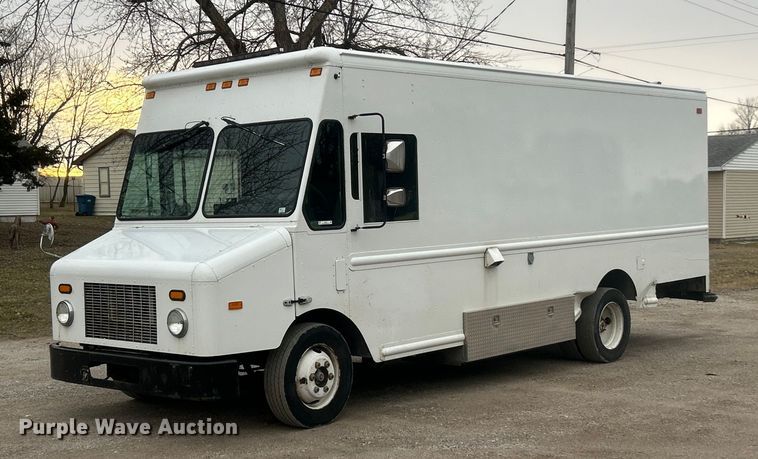 2008 Freightliner MT45 delivery van - ET6879