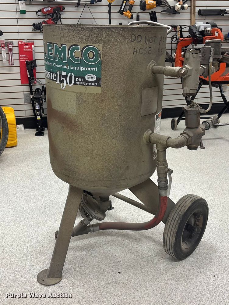 2007 Clemco Classic 150 sand blaster pot - FG1730