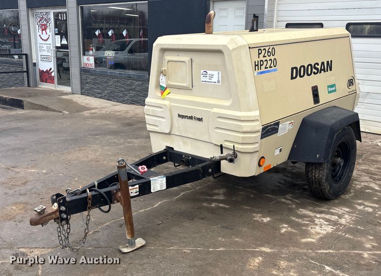 2012 Doosan P260 HP 220 air compressor - FG1734