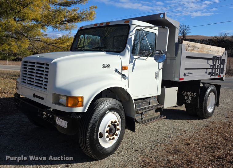 1998 International 4700 dump truck - FI0815