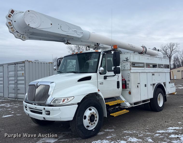 2003 International 4300 SBA bucket truck - FK1112
