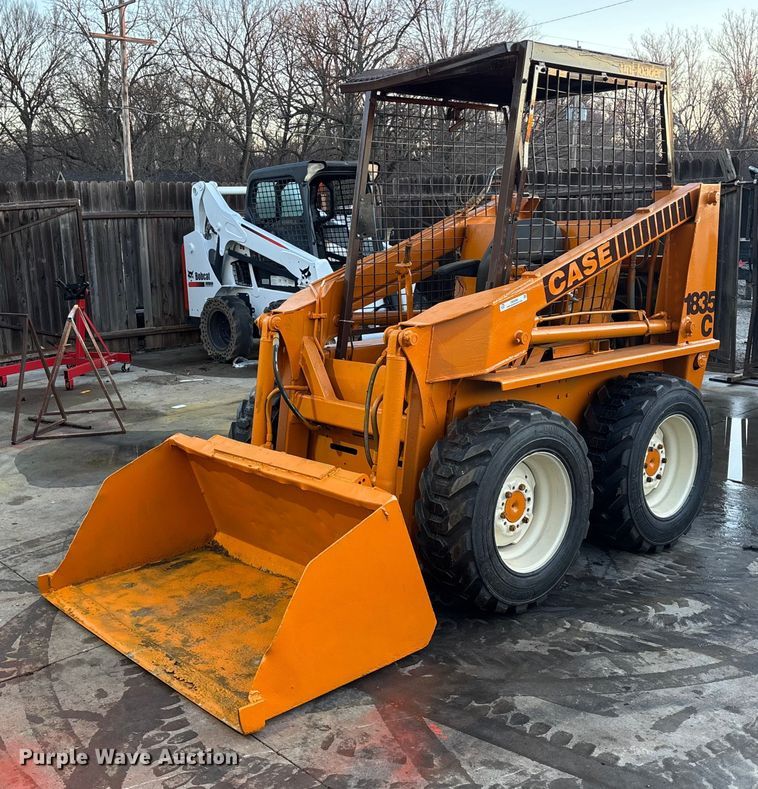 1980 Case 1835 C skid steer loader - OE9266