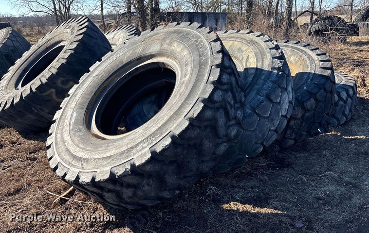 (16) 18-33 tires - OE9292