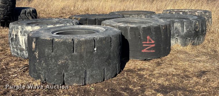 (7) wheel loader tires - OE9295