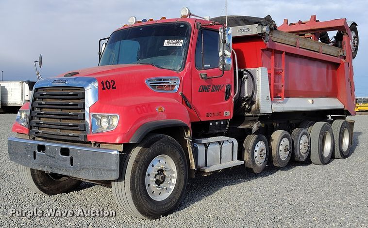 2012 Freightliner 114SD dump truck - YA1430