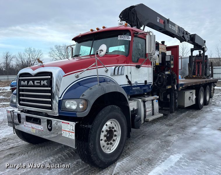 2017 Mack GU713 crane truck - YA1878