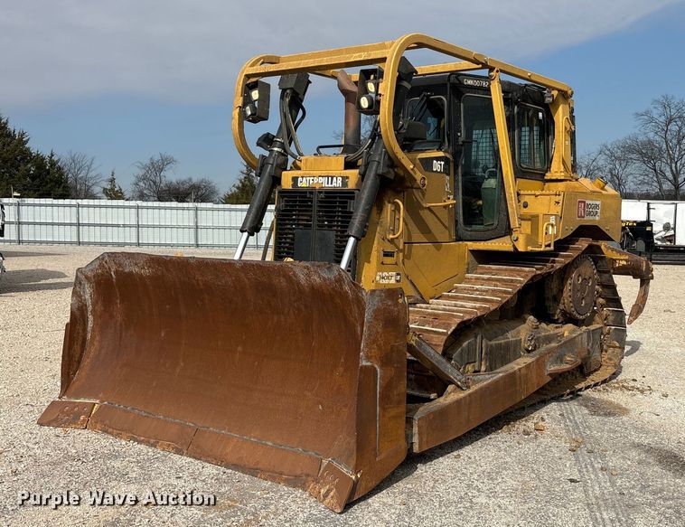2012 Caterpillar D6T dozer - YA1951