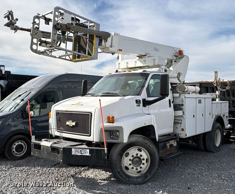 2007 Chevrolet C7500 cable placer bucket truck - YA1967