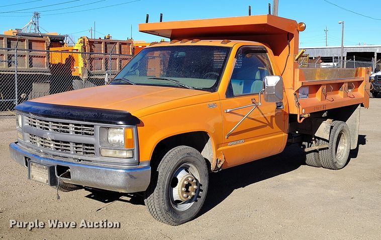 1997 Chevrolet C3500 dump bed pickup truck - DT0824