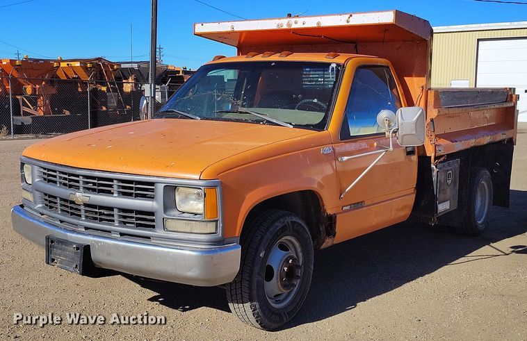 1995 Chevrolet C3500 dump bed pickup truck - DT0825
