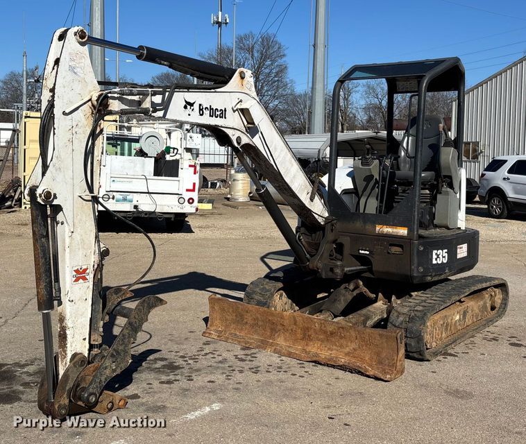 2010 Bobcat E35 mini excavator - DW7438