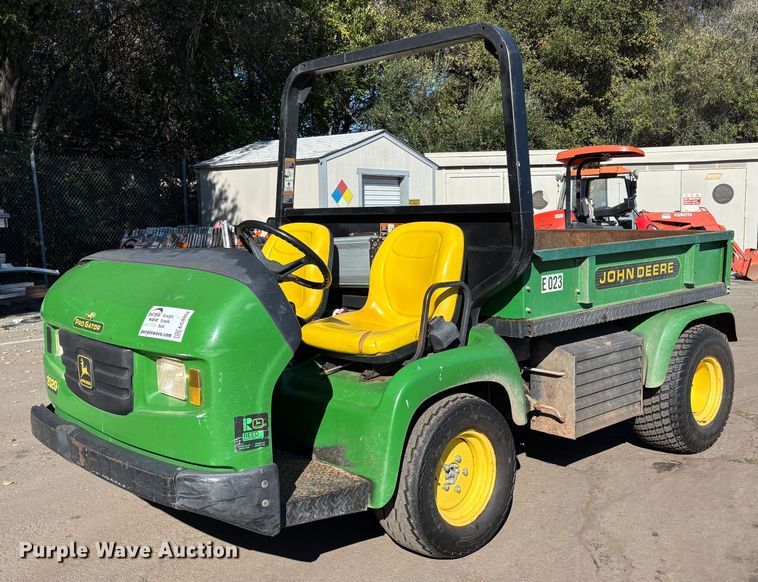 2001 John Deere ProGator utility vehicle - EC8202