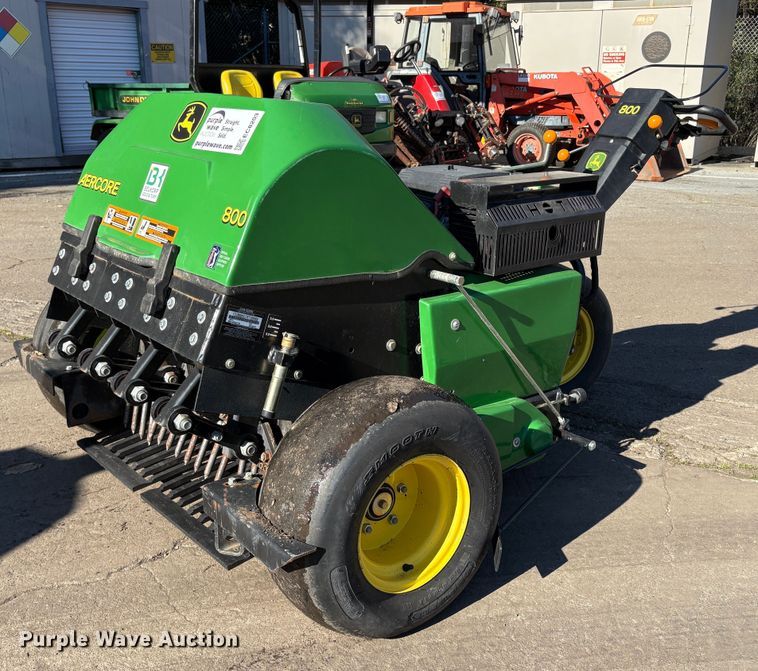2014 John Deere 800 aerator - EC8203